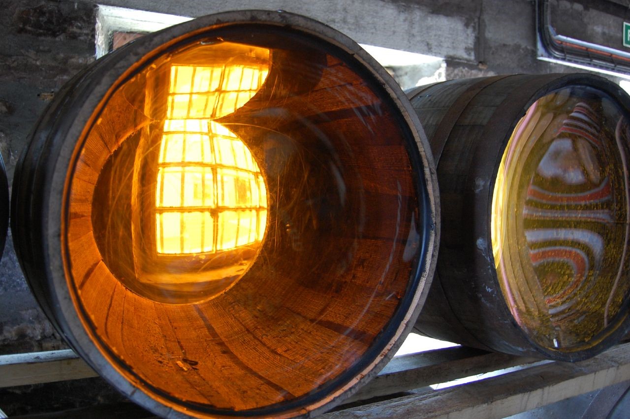 Investiția în butoaie rare de whisky  – un nou trend al colecționarilor de aur lichid